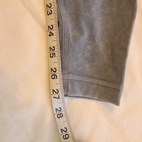 Lululemon Wunder Under leggings size 6 - Picture 3 of 6